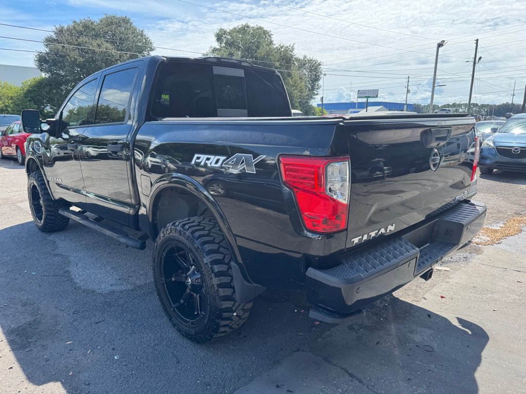 Used 2017 Nissan Titan PRO-4X w/ Pro-4x Convenience Package AWD/4WD image 12