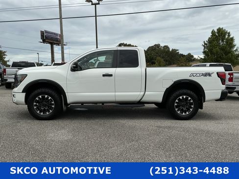 Used 2020 Nissan Titan PRO-4X w/ Pro-4x Convenience Package AWD/4WD image 2