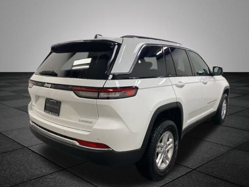 Used 2025 Jeep Grand Cherokee Laredo image 6