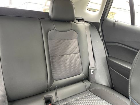 Used 2025 Chevrolet Trax LT image 36