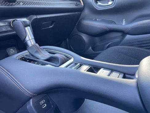 Certified 2025 Honda HR-V Sport image 19