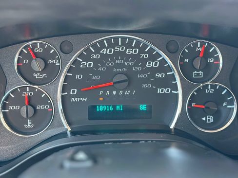 Used 2024 Chevrolet Express 3500 LT w/ LT Preferred Equipment Group RWD image 5
