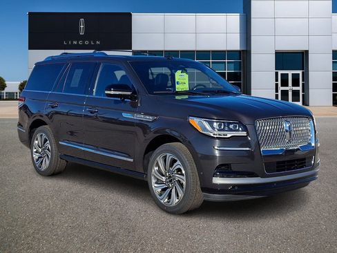 Certified 2023 Lincoln Navigator Reserve image 1