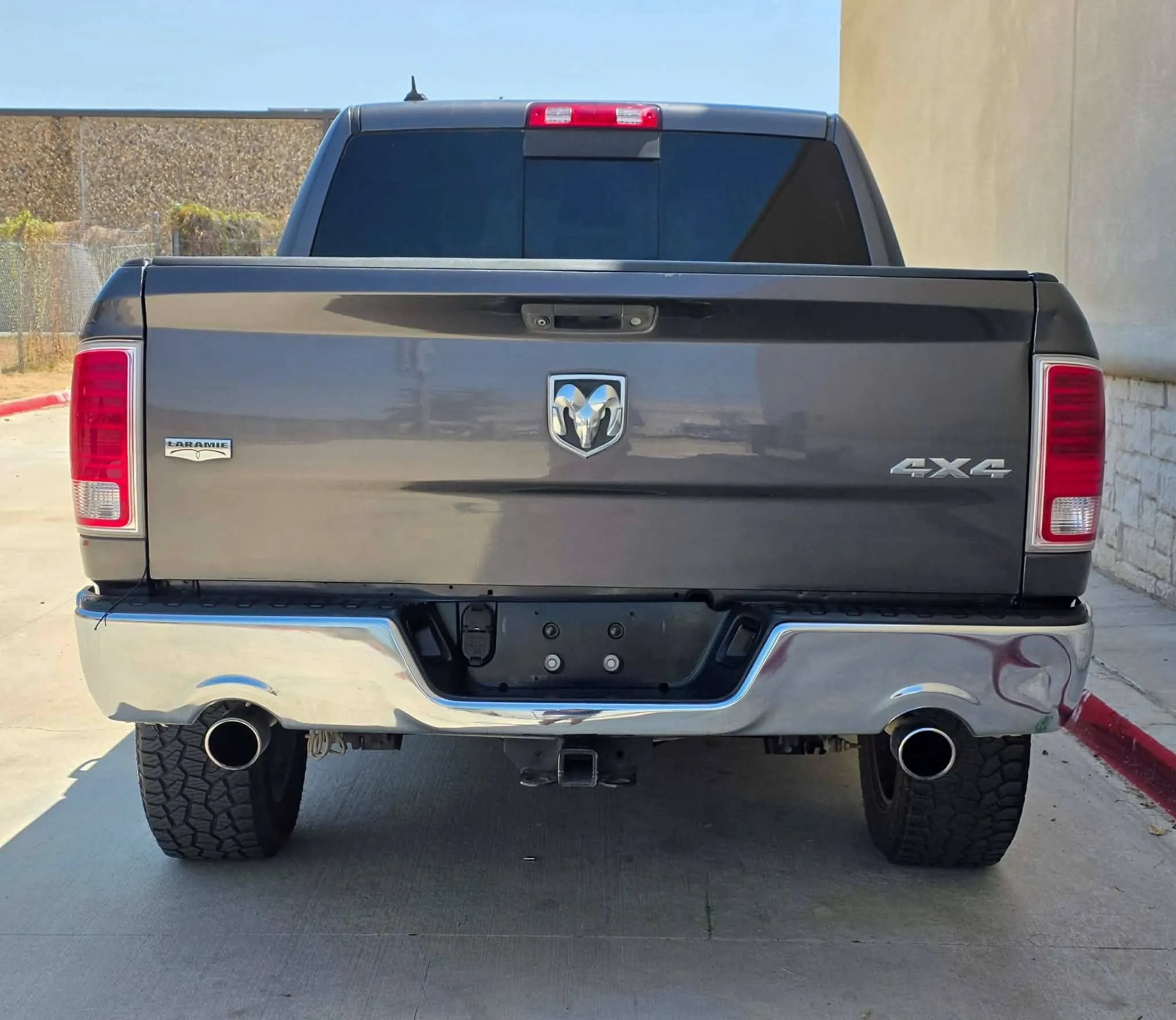 Used 2016 RAM 1500 Laramie w/ Convenience Group AWD/4WD image 4
