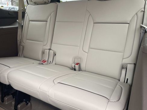 Used 2024 GMC Yukon Denali w/ Denali Reserve Package image 11