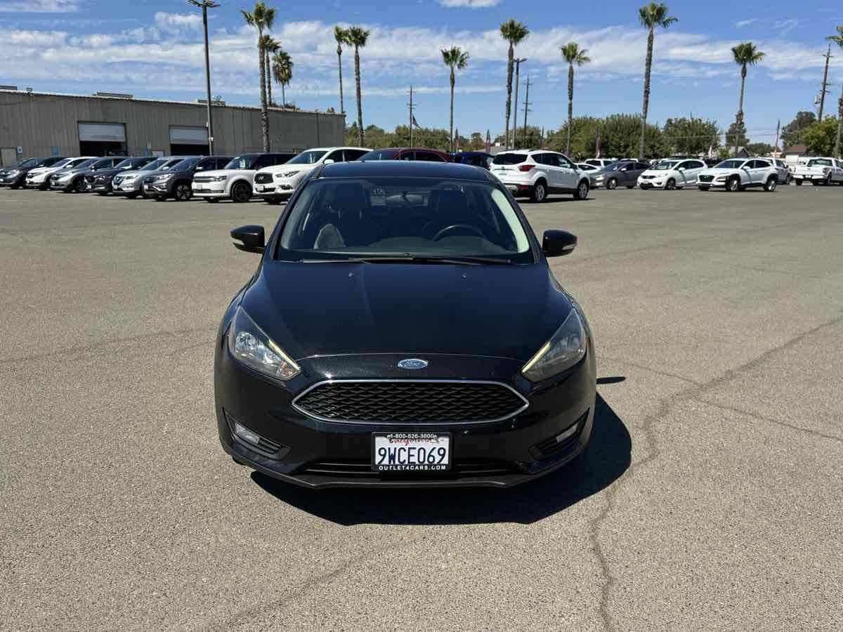 Used 2015 Ford Focus SE w/ Equipment Group 201A FWD image 4