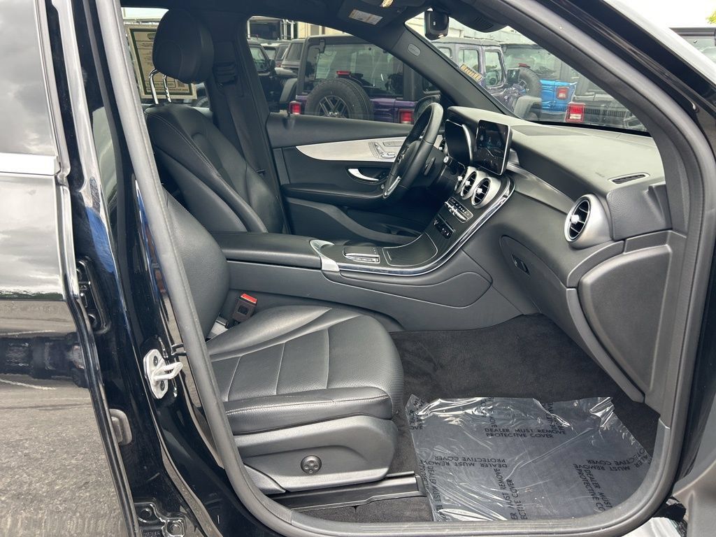 Used 2022 Mercedes-Benz GLC 300 image 22
