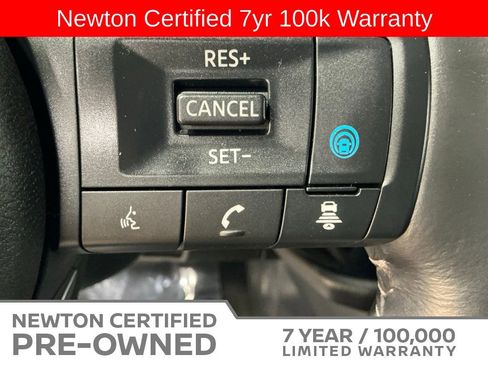 Used 2024 Nissan Pathfinder SL AWD/4WD image 41