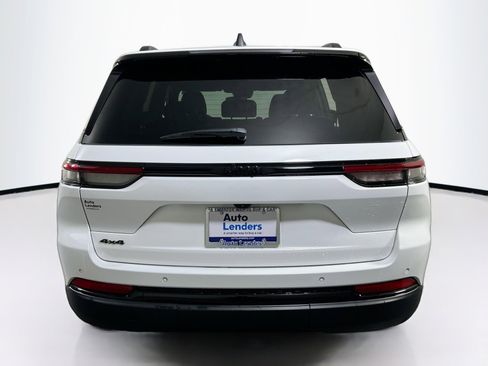 Used 2023 Jeep Grand Cherokee Altitude image 6