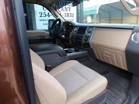 Used 2011 Ford F250 XLT w/ XLT Interior Pkg image 8
