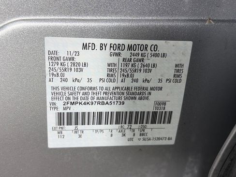 Certified 2024 Ford Edge Titanium image 9