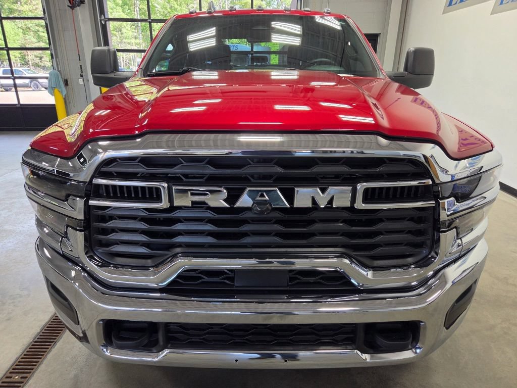 Used 2026 RAM 2500 Tradesman w/ Chrome Appearance Group AWD/4WD image 3