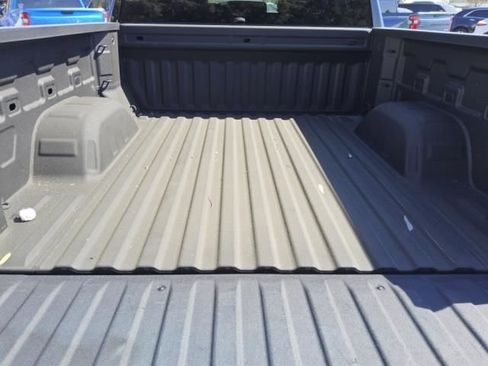 Used 2022 Chevrolet Silverado 1500 LT image 9