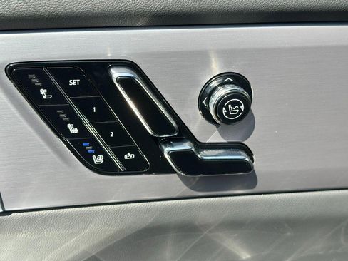 New 2026 Cadillac Vistiq Luxury image 15