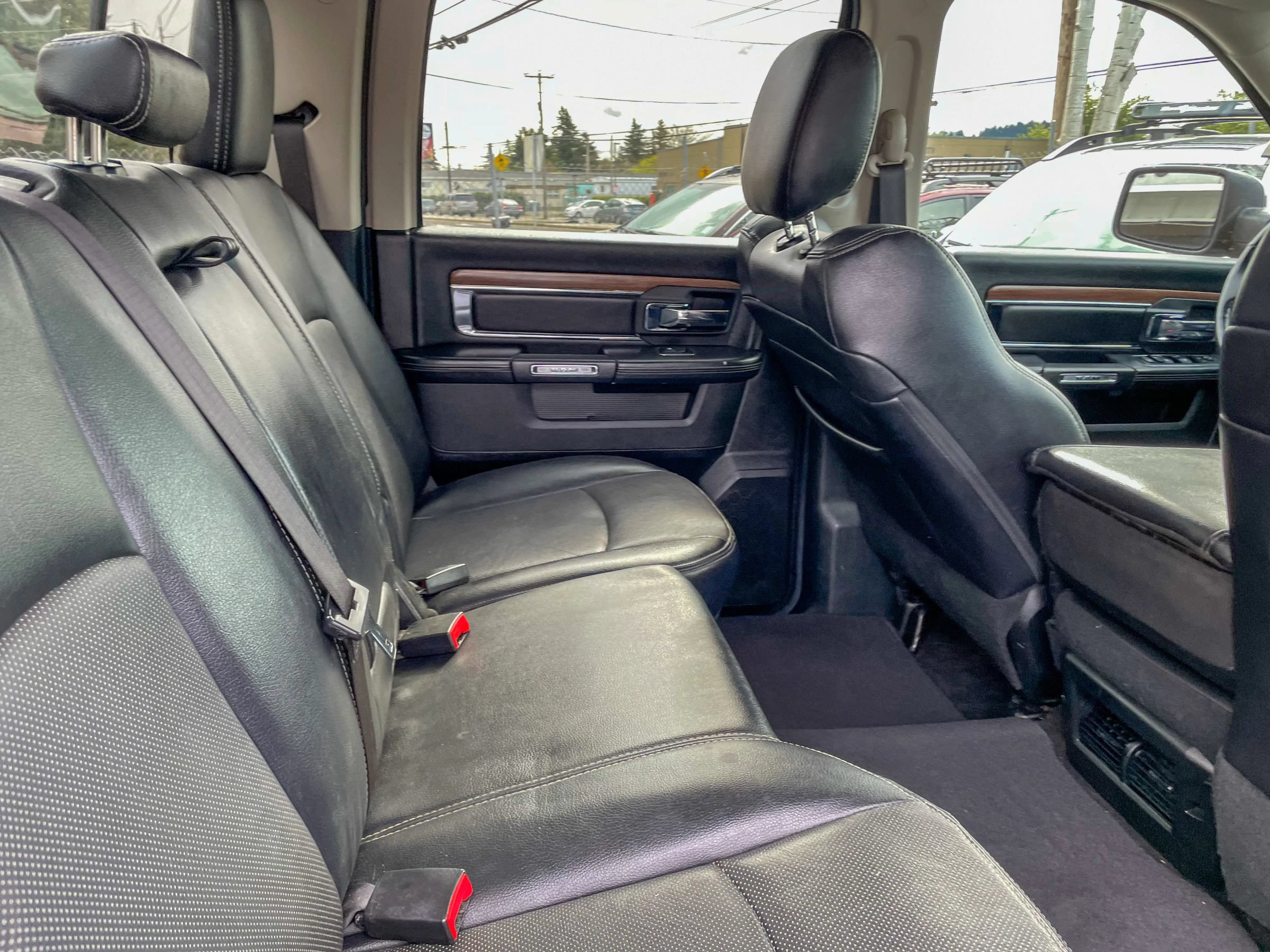 Used 2017 RAM 1500 Laramie w/ Cold Weather Group AWD/4WD image 37