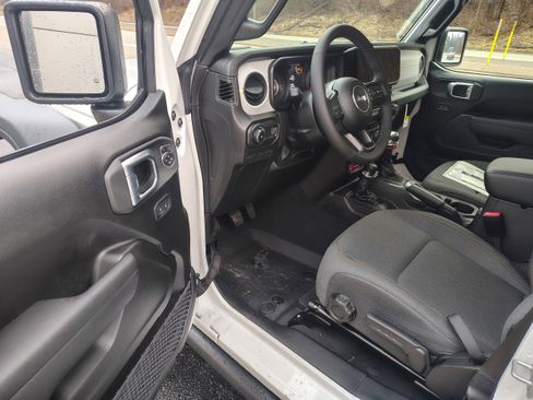 New 2026 Jeep Wrangler Unlimited Sport image 14