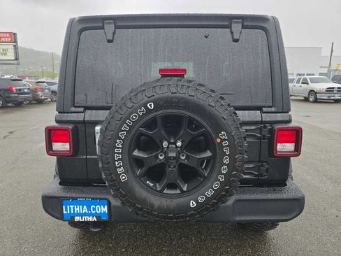 Used 2023 Jeep Wrangler Willys AWD/4WD image 4