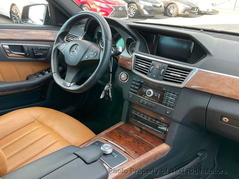 Used 2010 Mercedes-Benz E 350 4MATIC Sedan image 19