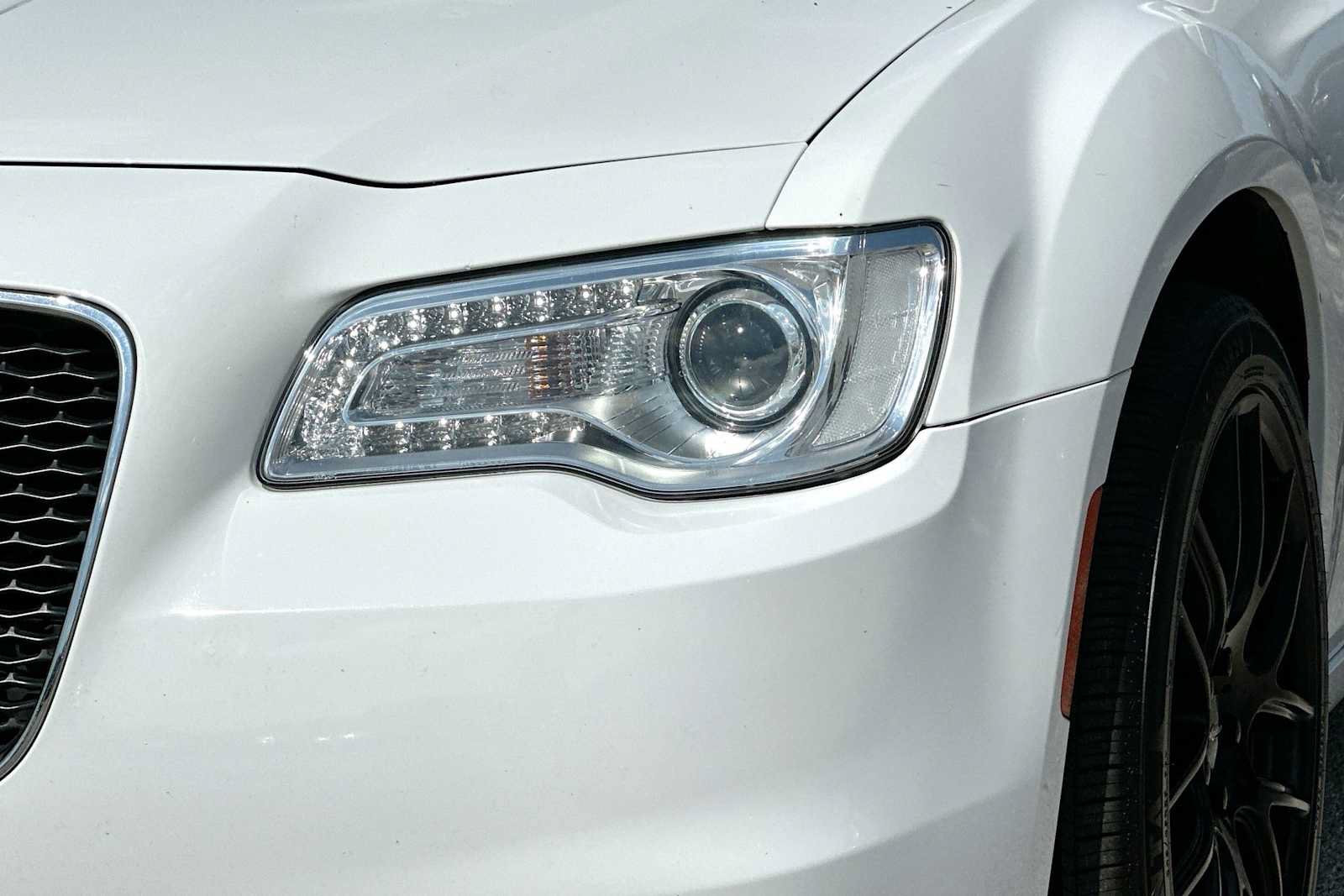 Used 2019 Chrysler 300 Touring L w/ Quick Order Package 22F AWD/4WD image 16