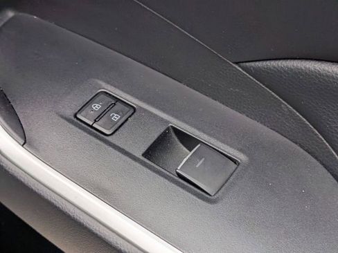 Used 2024 Toyota RAV4 XLE FWD image 33