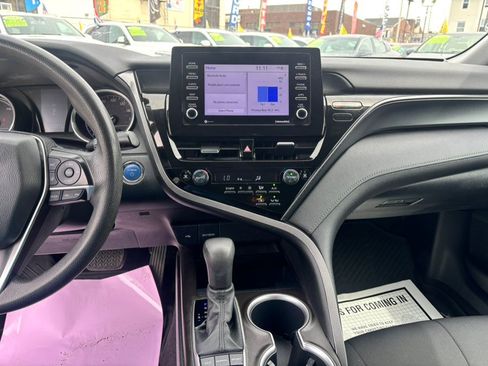Used 2021 Toyota Camry LE FWD image 30