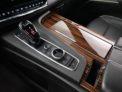 Used 2022 Cadillac Escalade ESV Premium Luxury AWD/4WD image 40