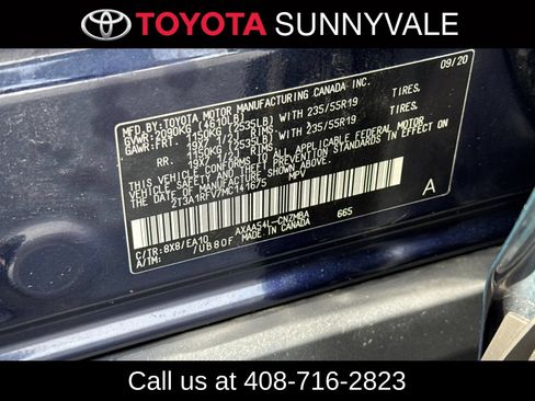Used 2021 Toyota RAV4 XLE Premium AWD/4WD image 31