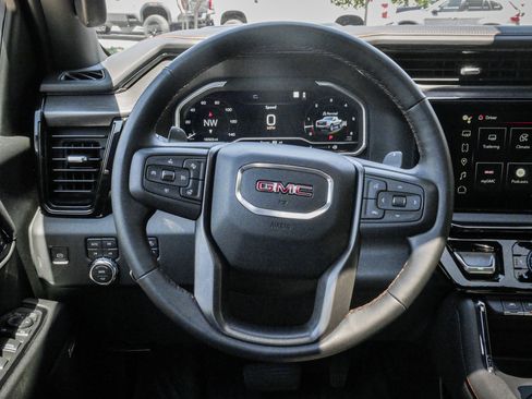 Used 2023 GMC Sierra 1500 AT4 w/ Technology Package AWD/4WD image 18
