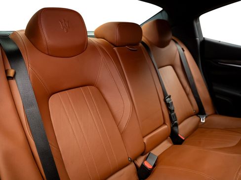 Used 2017 Maserati Ghibli RWD image 39