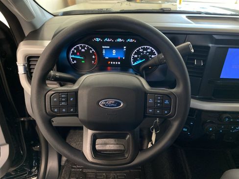 New 2026 Ford F250 XL w/ XL Chrome Package image 17
