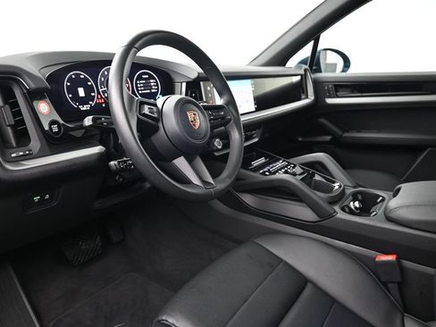Used 2026 Porsche Cayenne AWD/4WD image 4