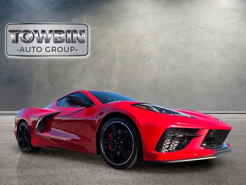 Used 2021 Chevrolet Corvette Stingray Premium Cpe w/ Z51 Performance Package RWD image 2