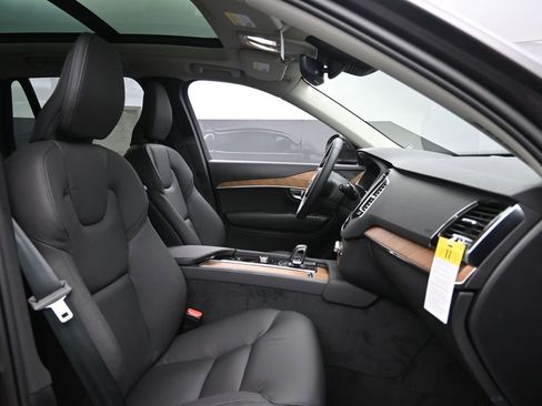 New 2025 Volvo XC90 B6 Plus w/ Protection Package Premier AWD/4WD image 30
