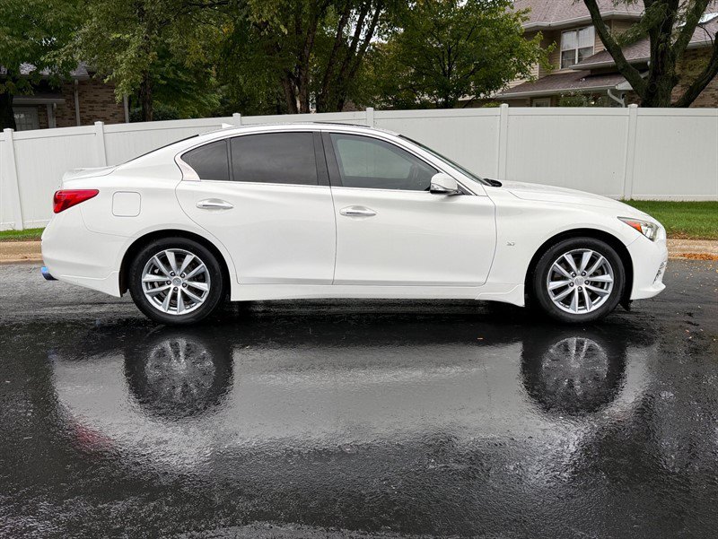 Used 2015 INFINITI Q50 Premium w/ Navigation Package AWD/4WD image 3