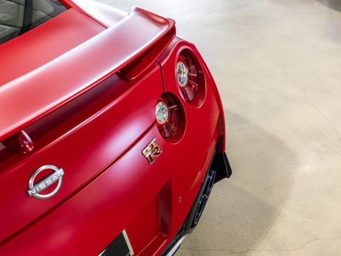 Used 2023 Nissan GT-R Premium w/ Premium Interior Package AWD/4WD image 19