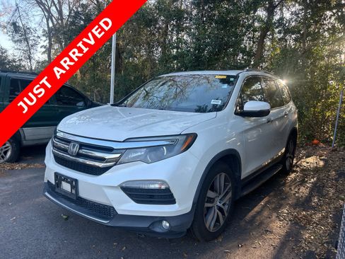 Used 2016 Honda Pilot Touring image 1