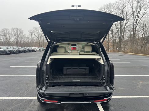 Certified 2025 Land Rover Range Rover SE image 30