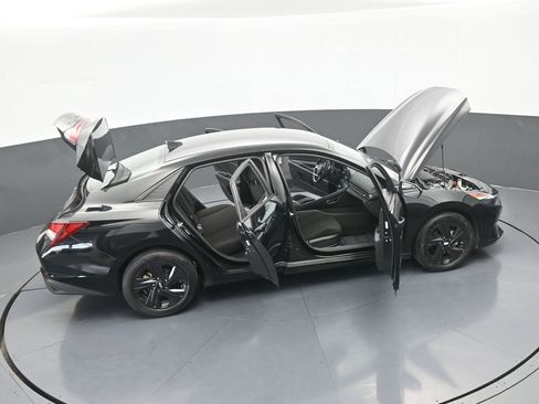 Used 2023 Hyundai Elantra SEL image 62