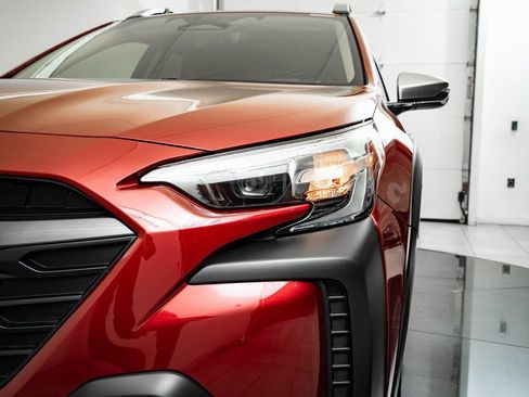 Used 2025 Subaru Outback Touring w/ Popular Package #2 image 15