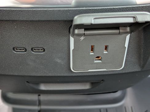 New 2026 Cadillac Vistiq Luxury w/ LPO, Floor Liner Package image 11