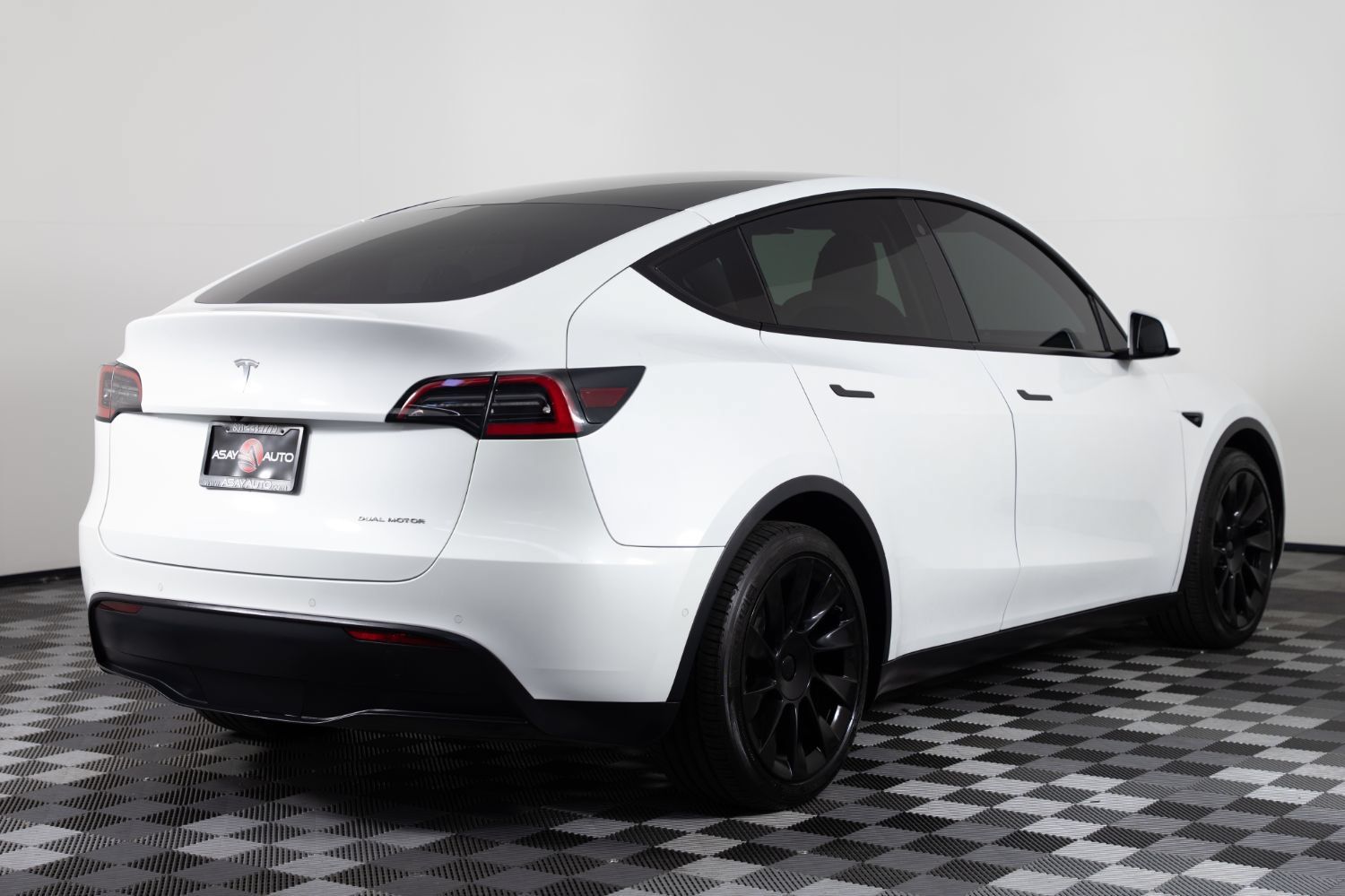 Used 2021 Tesla Model Y Long Range AWD/4WD image 7