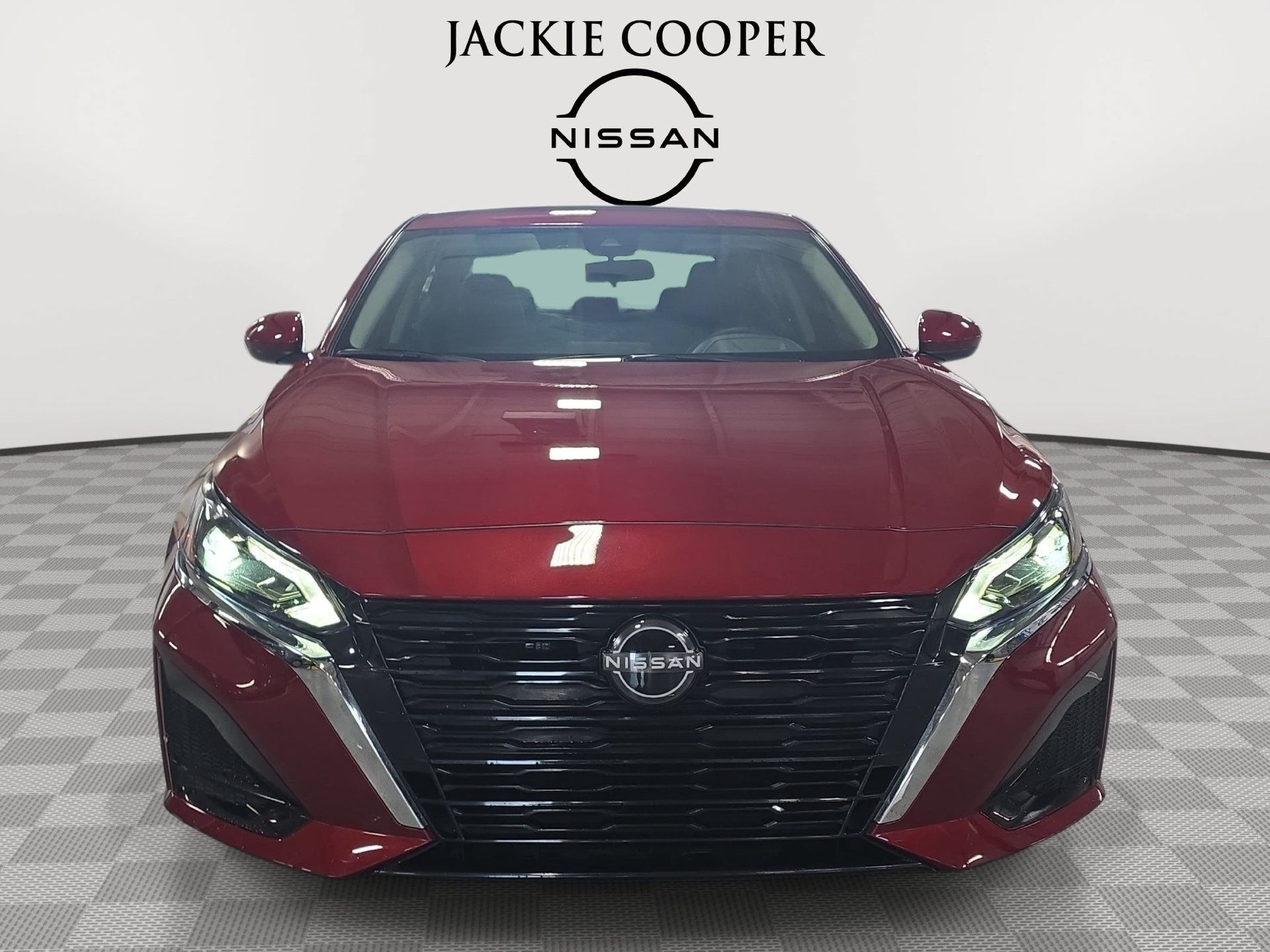 Used 2023 Nissan Altima 2.5 SV AWD/4WD image 2