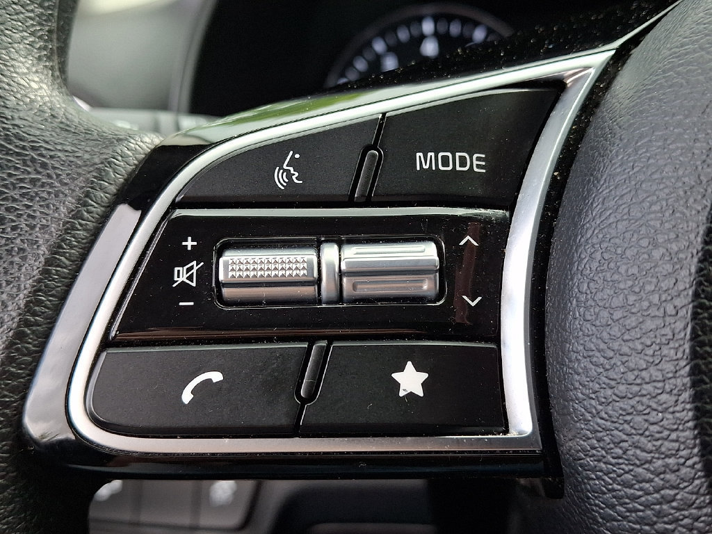 Used 2024 Kia Forte LXS w/ LXS Technology Package FWD image 21