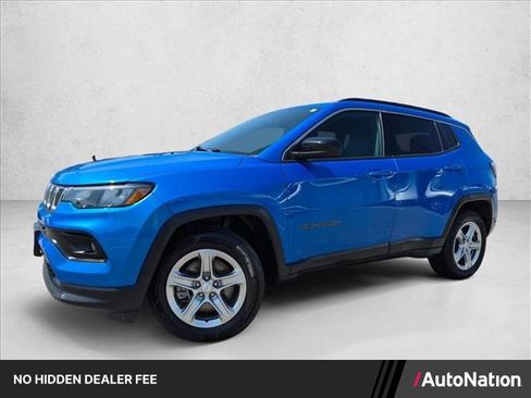 Used 2024 Jeep Compass Latitude AWD/4WD image 1