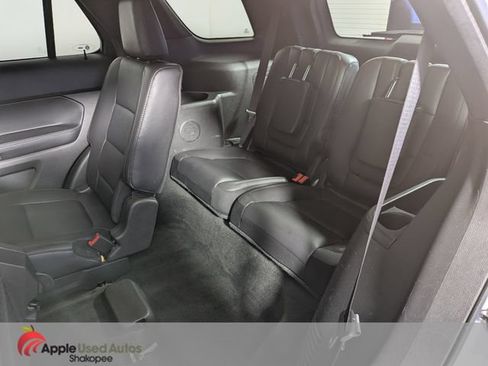 Used 2015 Ford Explorer XLT w/ Equipment Group 202A AWD/4WD image 35