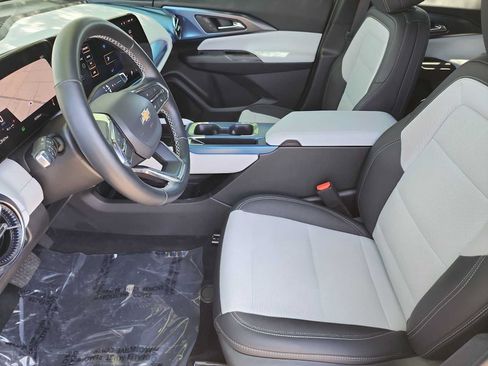 Used 2024 Chevrolet Equinox EV LT FWD image 15