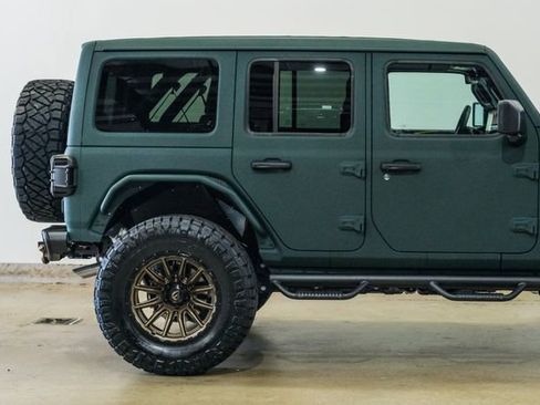 Used 2025 Jeep Wrangler Unlimited Rubicon w/ Technology Group image 40