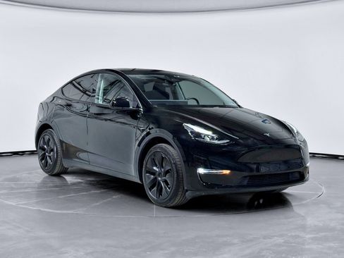 Used 2025 Tesla Model Y Long Range image 4