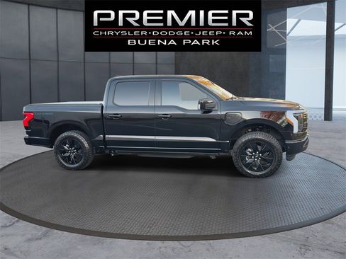 Used 2023 Ford F150 Lightning Platinum image 9