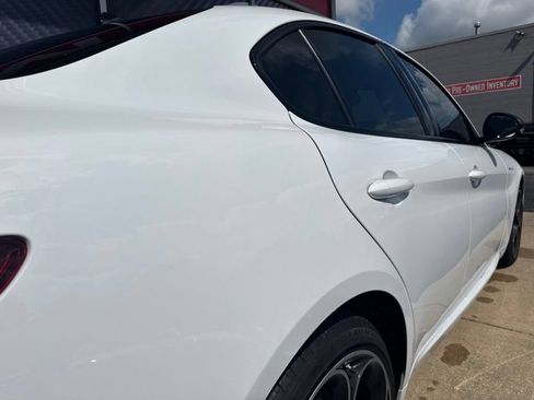 Used 2022 Alfa Romeo Giulia Veloce AWD/4WD image 6
